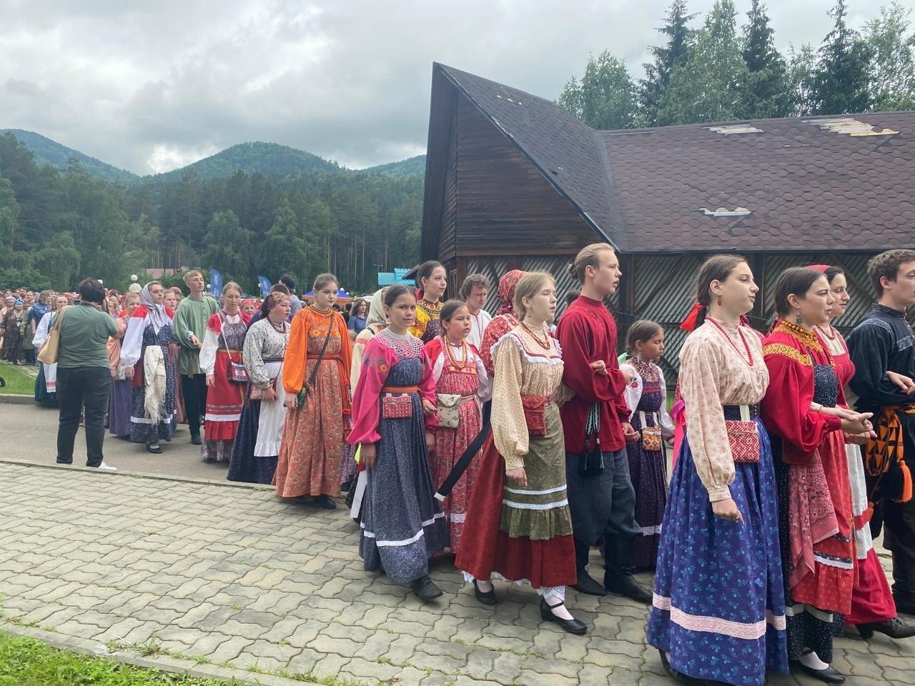 Открытие центра традиционной культуры «РасЦвет» в КДЦ «Космос» в Новоалтайске.