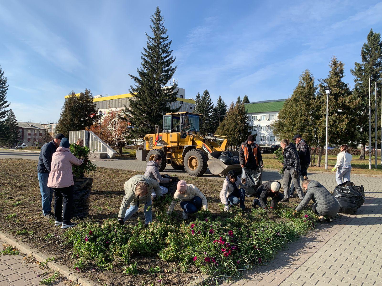 В Новоалтайске полным ходом идет месячник санитарной очистки и благоустройства️.