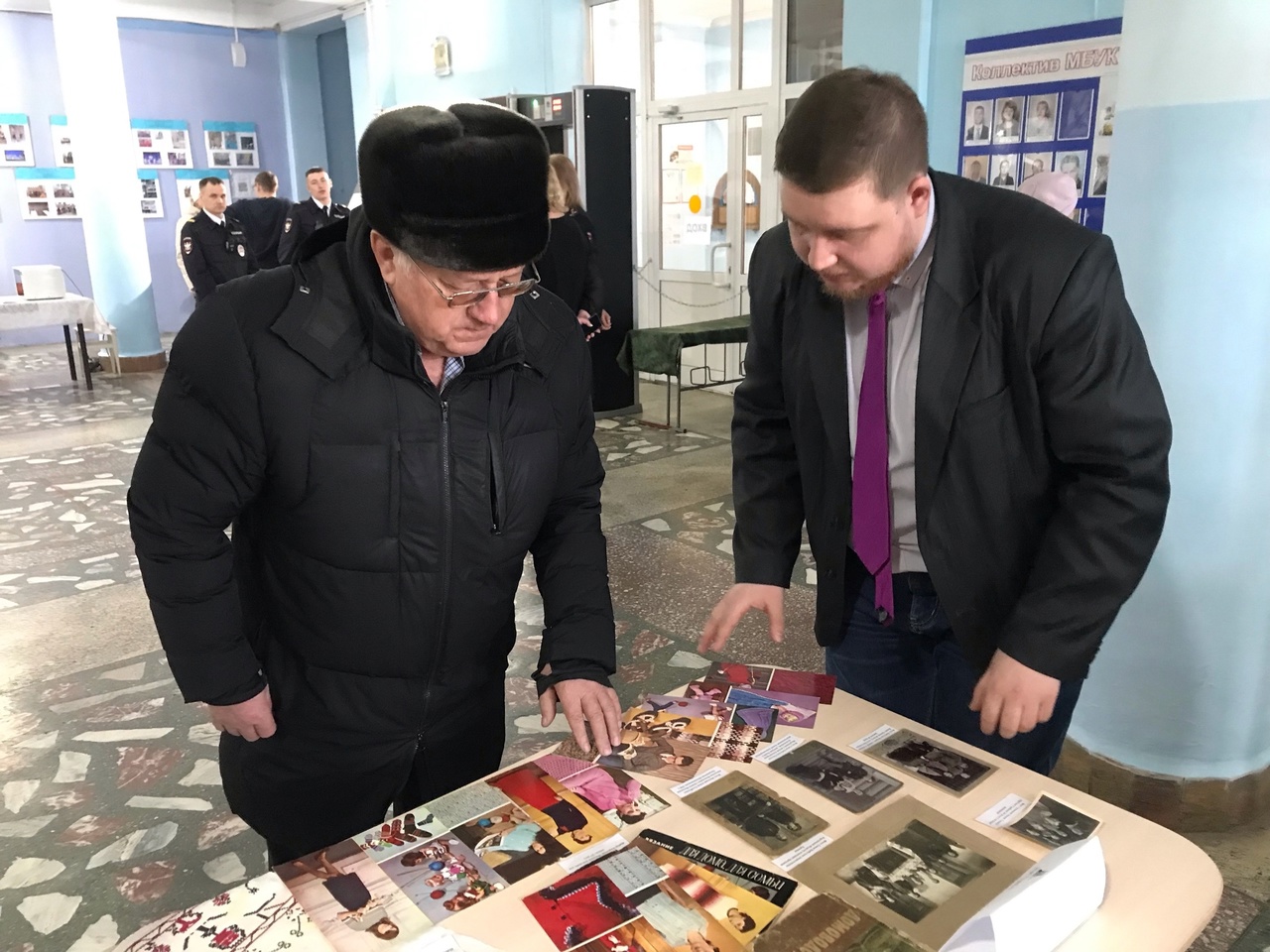 17 марта в Городском центре культуры «Современник» наш музей представил передвижную выставку «СемьЯ», посвященную Году семьи в России.