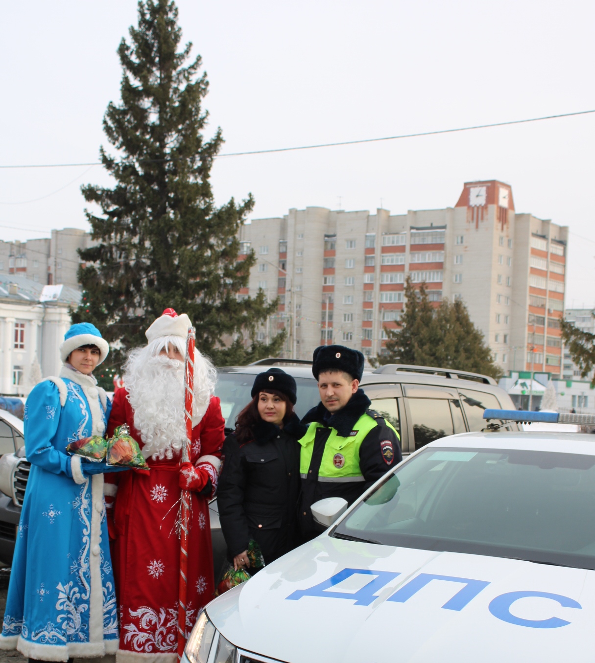 В Новоалтайске прошла акция «Дед Мороз в каждый дом!».