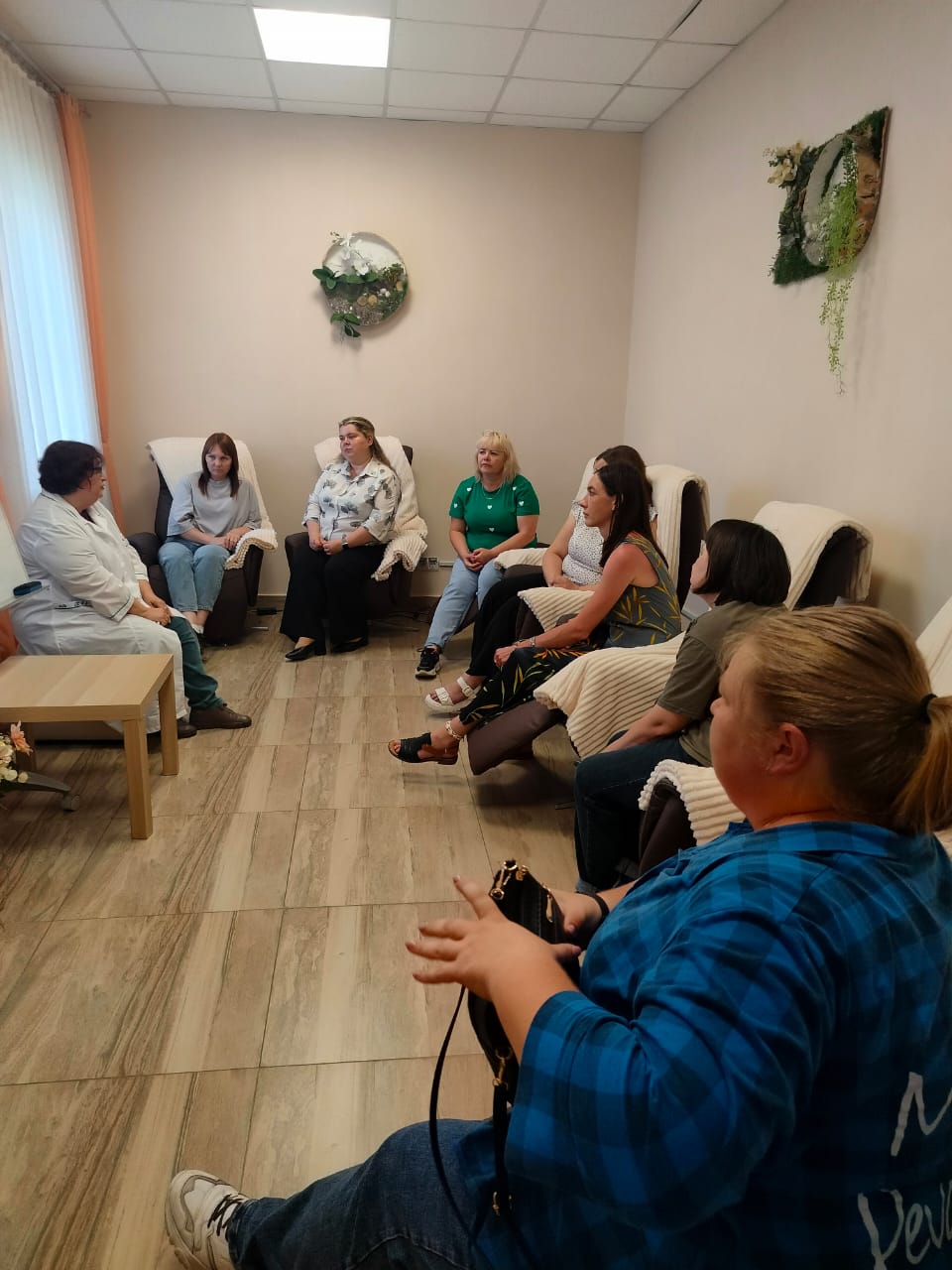 Сегодня в комплексном центре социальной защиты г. Новоалтайск состоялась встреча родителей с детским врачом Натальей Анатольевной Серовой.