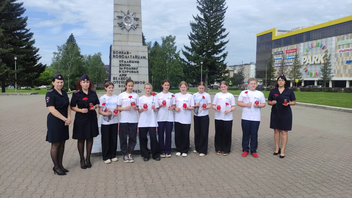 &quot;Свечи памяти&quot; зажгли в городе Новоалтайске.