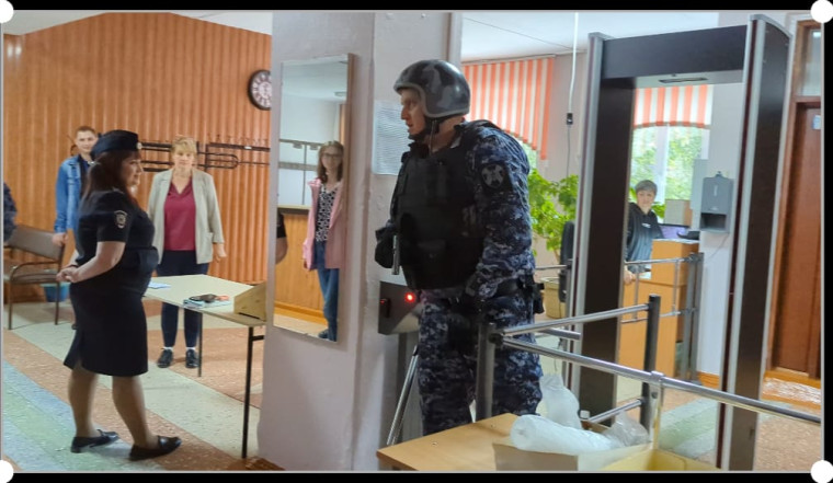 Всероссийские учения в школах города. Всероссийские учения в школах города.