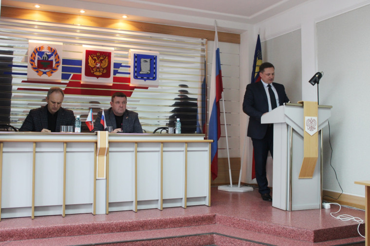 Очередное заседание НГСД прошло 16 апреля под руководством председателя Собрания Алексея Камышова.